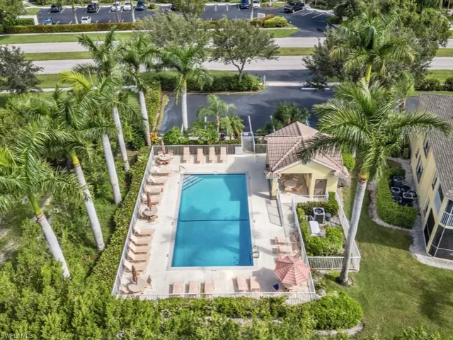 1036  Mainsail  DR, Naples, FL 34114
