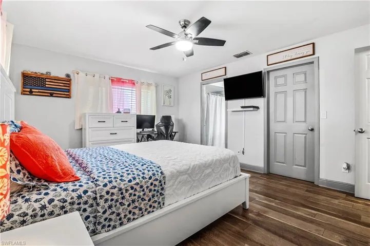 2011 Ne 35th St, Cape Coral, Florida 33909