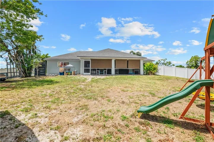 2011 Ne 35th St, Cape Coral, Florida 33909