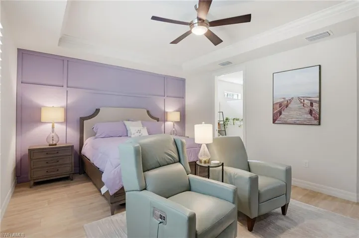 King size bed