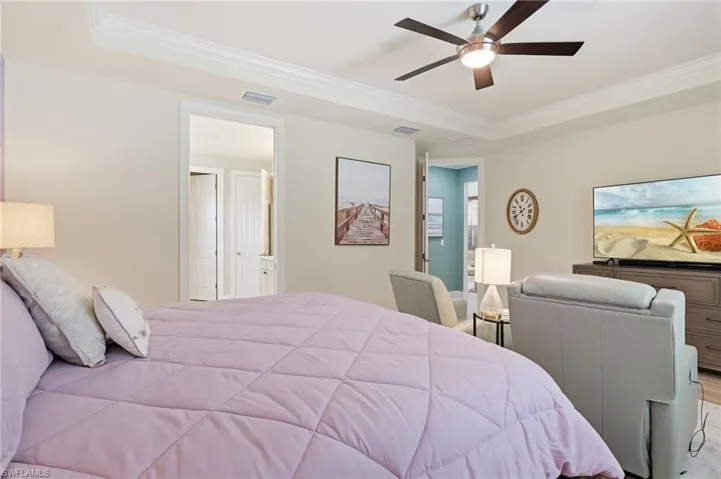 King size bed