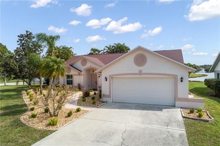 22699  Fountain Lakes  BLVD, Estero, FL 33928