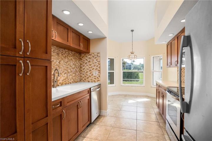 22699  Fountain Lakes  BLVD, Estero, FL 33928