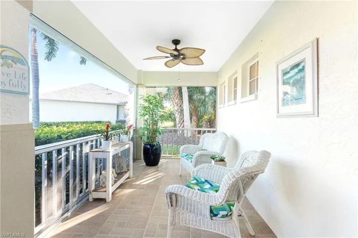 Sunroom / solarium with ceiling fan
