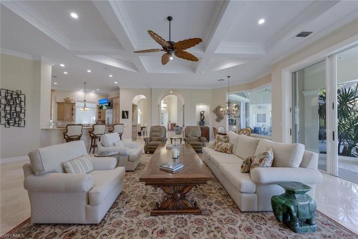 Entertain with ease in this fabulous family room!