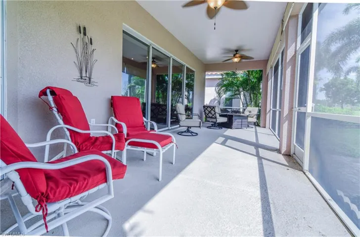 Huge under truss screened Lanai