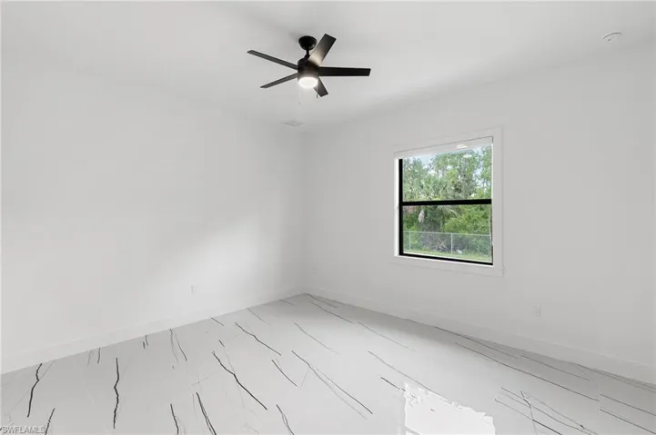 Empty room with ceiling fan