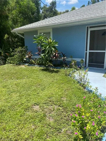 2702 Robin Ave S, Lehigh Acres, Florida 33973