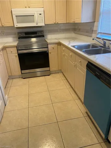 2702 Robin Ave S, Lehigh Acres, Florida 33973