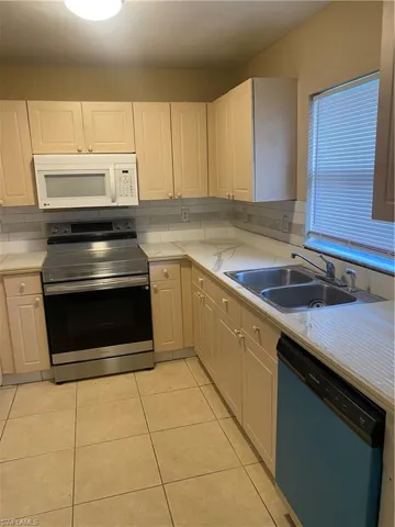 2702 Robin Ave S, Lehigh Acres, Florida 33973