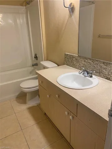 2702 Robin Ave S, Lehigh Acres, Florida 33973