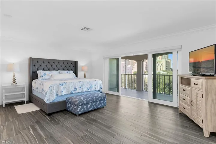 1020 Swallow Ave 302, Marco Island, Florida 34145