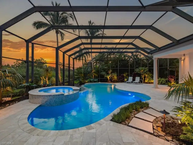 Screened Pool & Spa