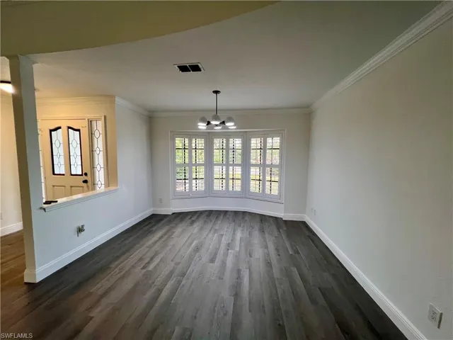 Formal Dining room with Crown Molding.