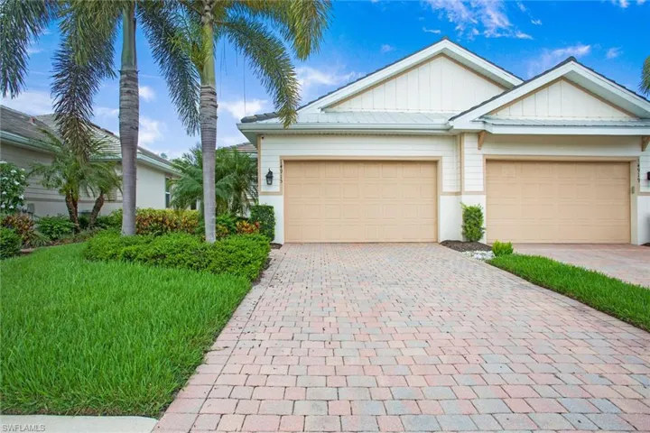 14915  Edgewater  CIR, Naples, FL 34114