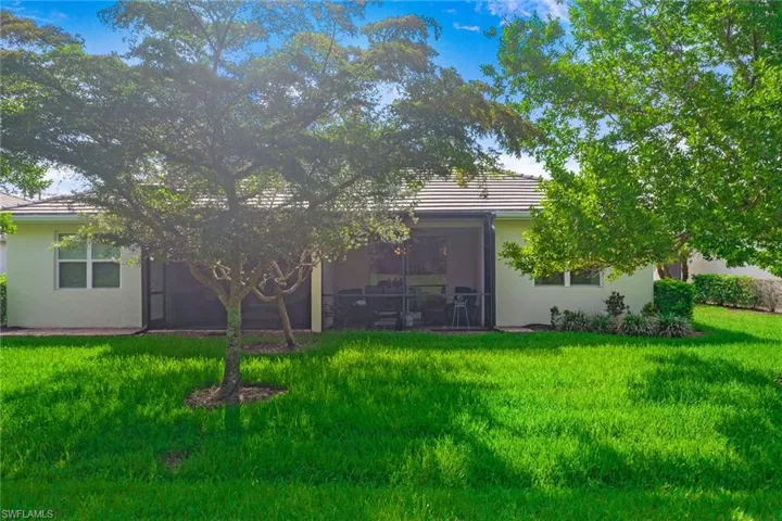 14915  Edgewater  CIR, Naples, FL 34114
