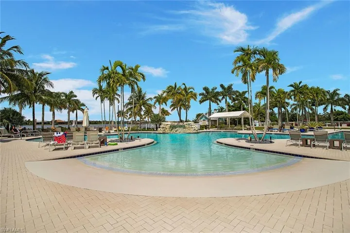 14915  Edgewater  CIR, Naples, FL 34114