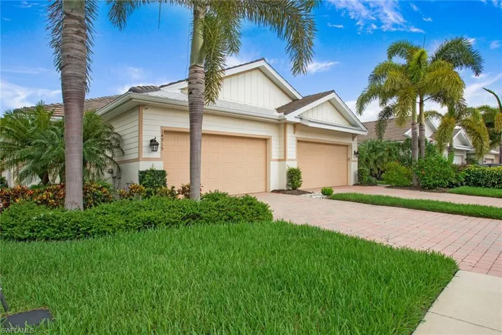 14915  Edgewater  CIR, Naples, FL 34114