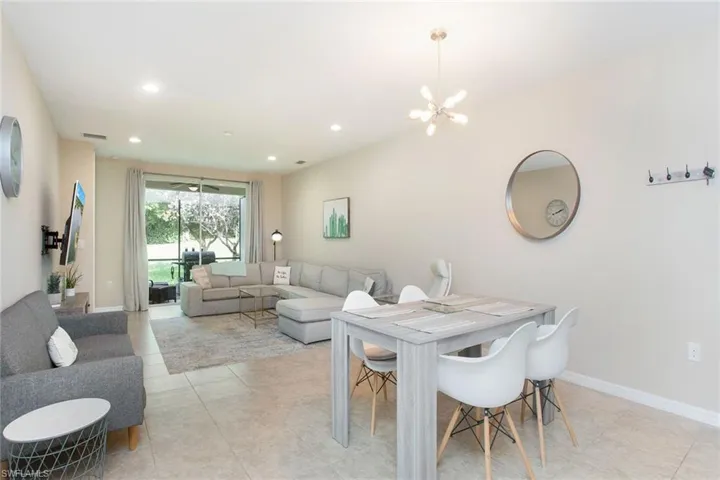 14915  Edgewater  CIR, Naples, FL 34114