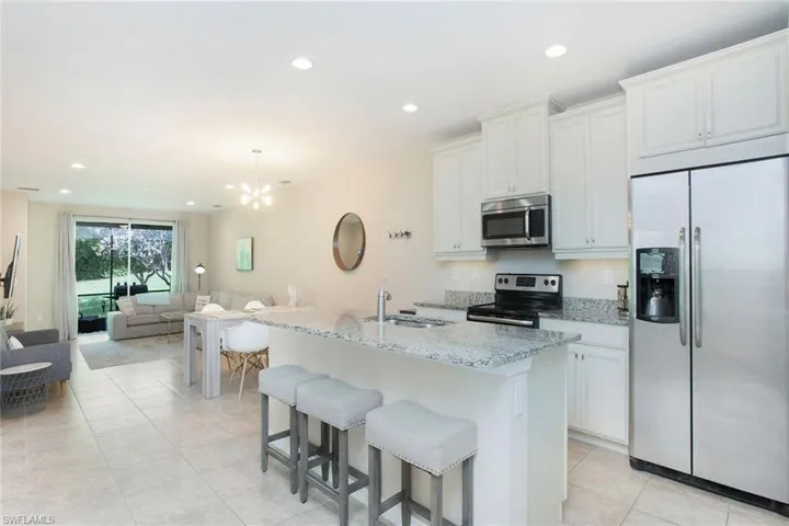 14915  Edgewater  CIR, Naples, FL 34114