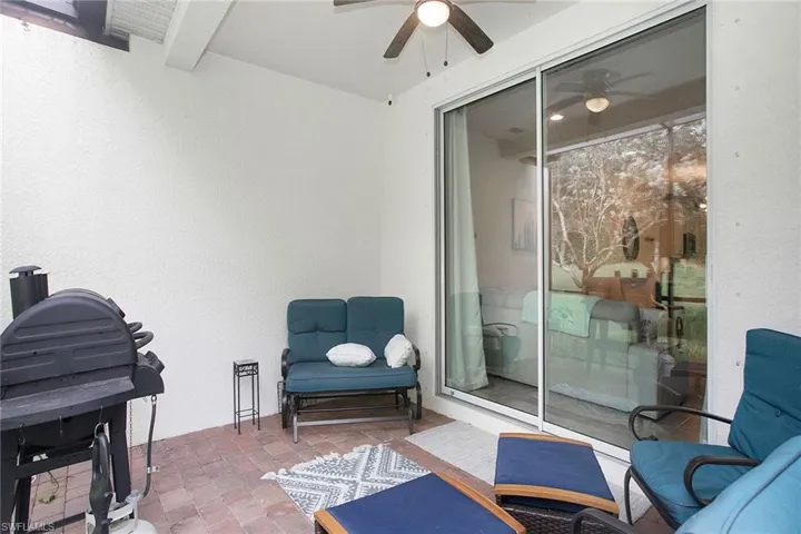 14915  Edgewater  CIR, Naples, FL 34114