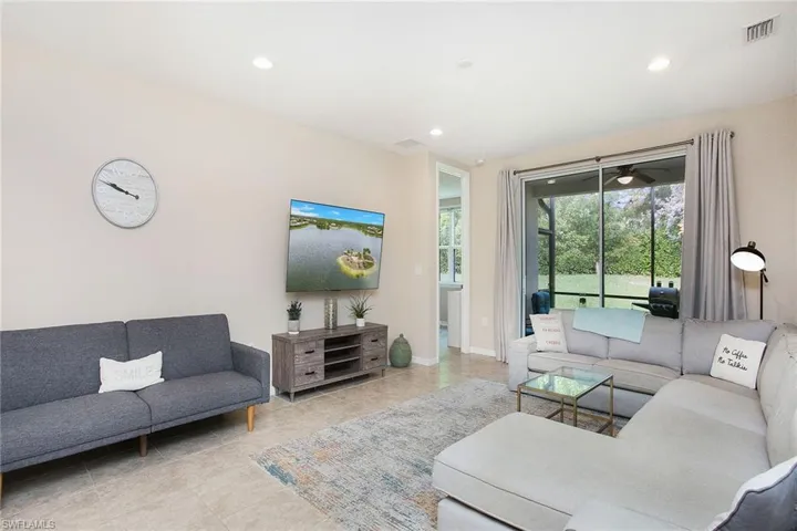 14915  Edgewater  CIR, Naples, FL 34114
