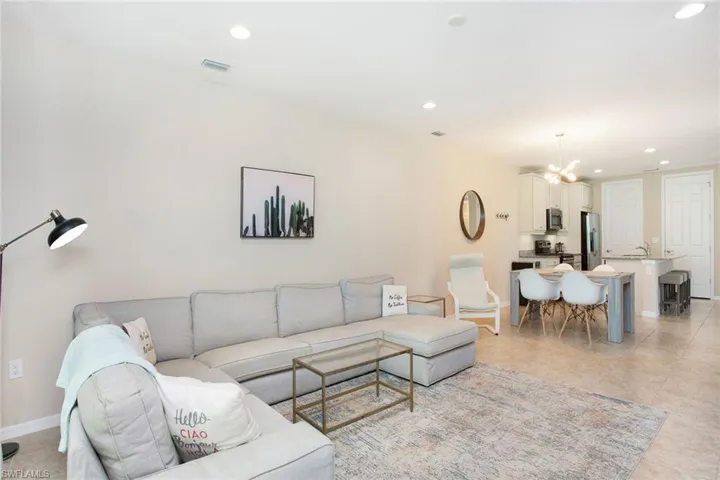 14915  Edgewater  CIR, Naples, FL 34114