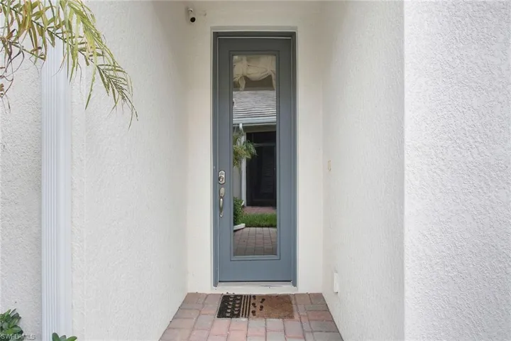 14915  Edgewater  CIR, Naples, FL 34114