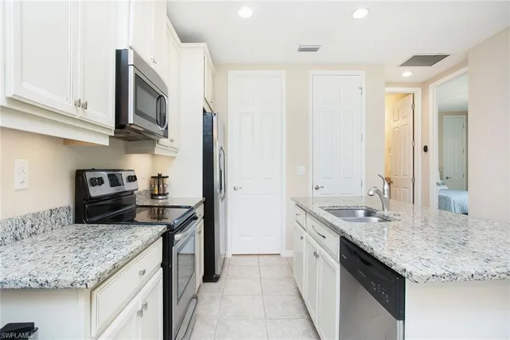 14915  Edgewater  CIR, Naples, FL 34114