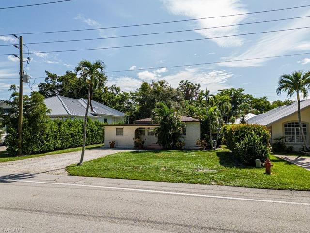 Surrounding Homes