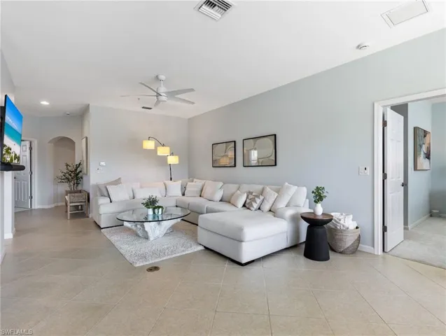 10260  Glastonbury  CIR, Fort Myers, FL 33913