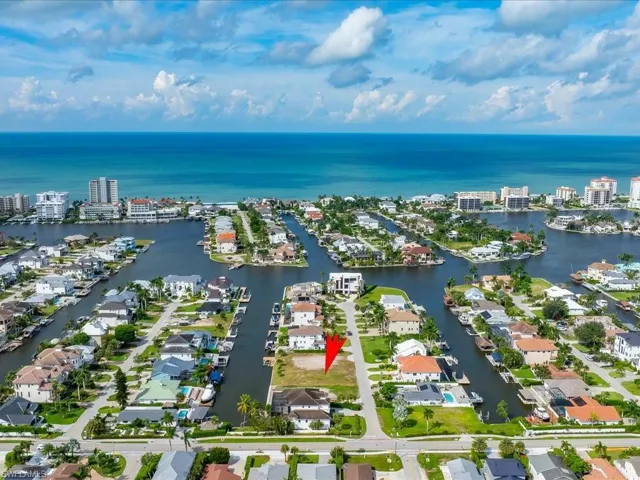 464 Seagull Ave, Naples, Florida 34108