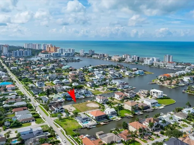 464 Seagull Ave, Naples, Florida 34108
