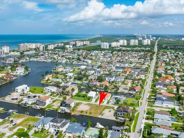 464 Seagull Ave, Naples, Florida 34108