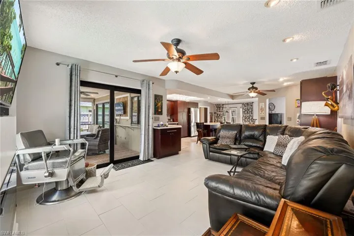 805 Sw 52nd St, Cape Coral, Florida 33914