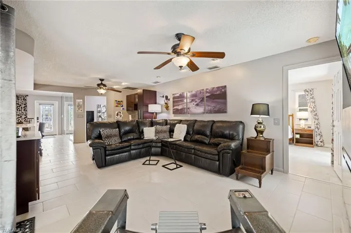 805 Sw 52nd St, Cape Coral, Florida 33914