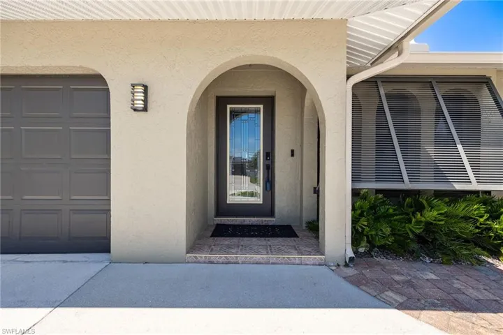 805 Sw 52nd St, Cape Coral, Florida 33914