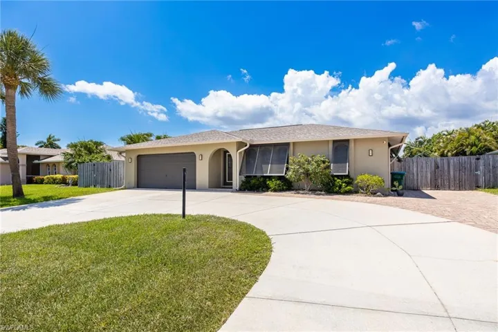 805 Sw 52nd St, Cape Coral, Florida 33914