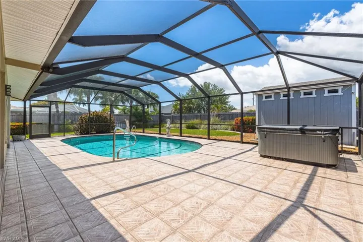 805 Sw 52nd St, Cape Coral, Florida 33914