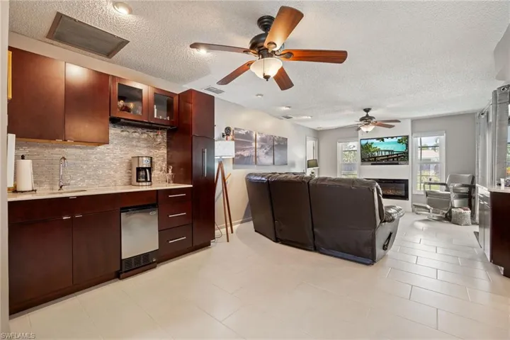 805 Sw 52nd St, Cape Coral, Florida 33914