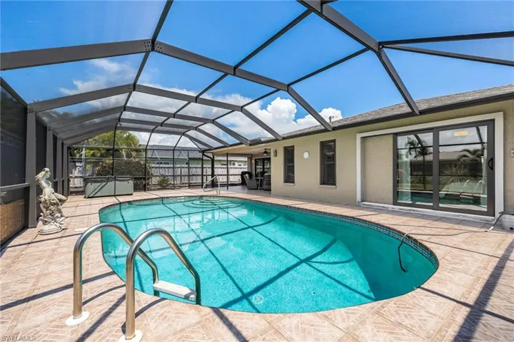 805 Sw 52nd St, Cape Coral, Florida 33914