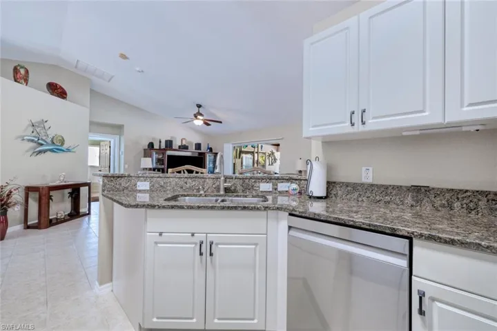 2907 NW 11th  ST, Cape Coral, FL 33993
