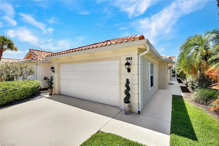 3142  Andorra  CT, Naples, FL 34109