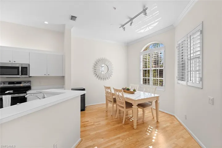 400 L Ambiance Cir 204, Naples, Florida 34108