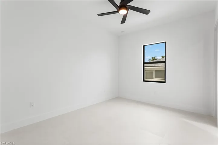 It also provides versatility for use as a home office, gym, or multi-purpose room to suit your needs.