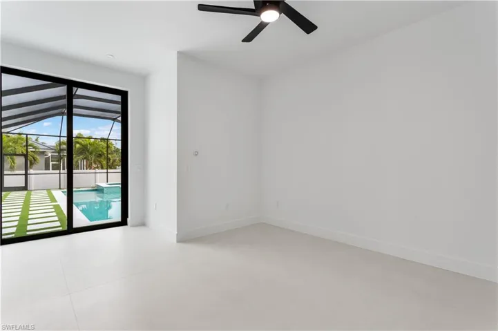 SPLIT FLOOR PLAN w/ 2nd MASTER SUITE, 2 GUEST BED & HALL BATH ensure PRIVACY & convenience for FAMILY & GUESTS!