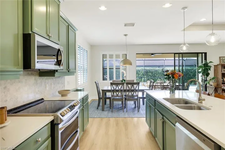 16357  Aberdeen  WAY, Naples, FL 34110