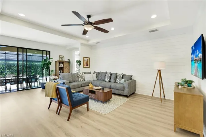 16357  Aberdeen  WAY, Naples, FL 34110