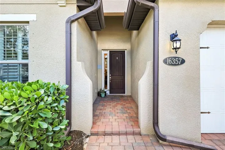 16357  Aberdeen  WAY, Naples, FL 34110