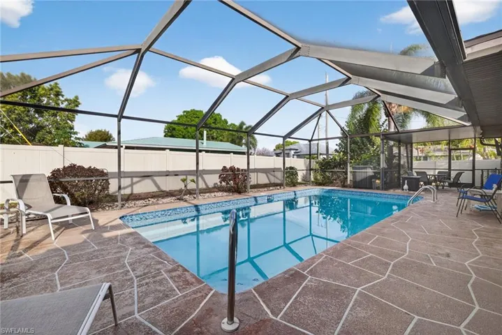 1802 Se 11th Pl, Cape Coral, Florida 33990